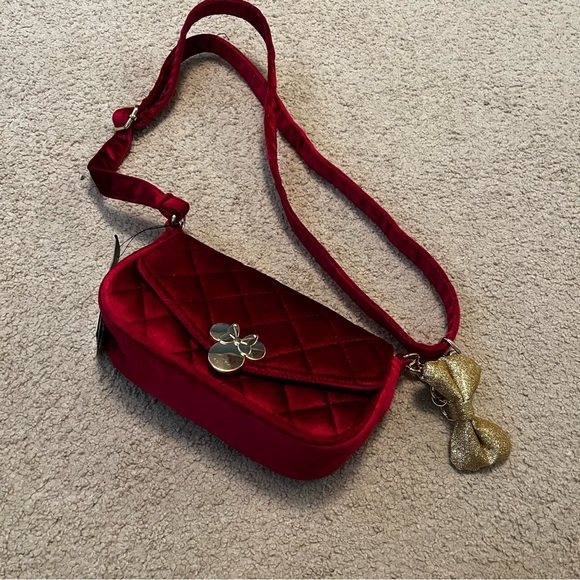NWT Disney Minnie Mouse Quilted Red Velvet Crossbody Bag - Picture 2 of 5